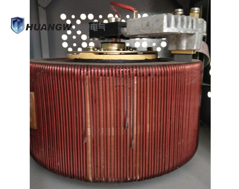 臥式高精度全自動(dòng)交流穩(wěn)壓器