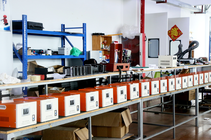 創(chuàng)穩(wěn)電氣 高精度交流穩(wěn)壓器 工廠實(shí)拍現(xiàn)場(chǎng)