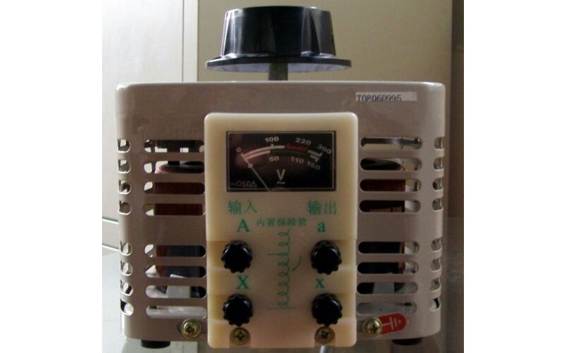 單相自耦接觸式交流調(diào)壓器