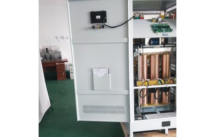 三相交流電力穩壓器
